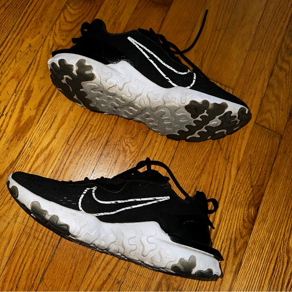 Nike React vision training shoes - Picture 2 of 6